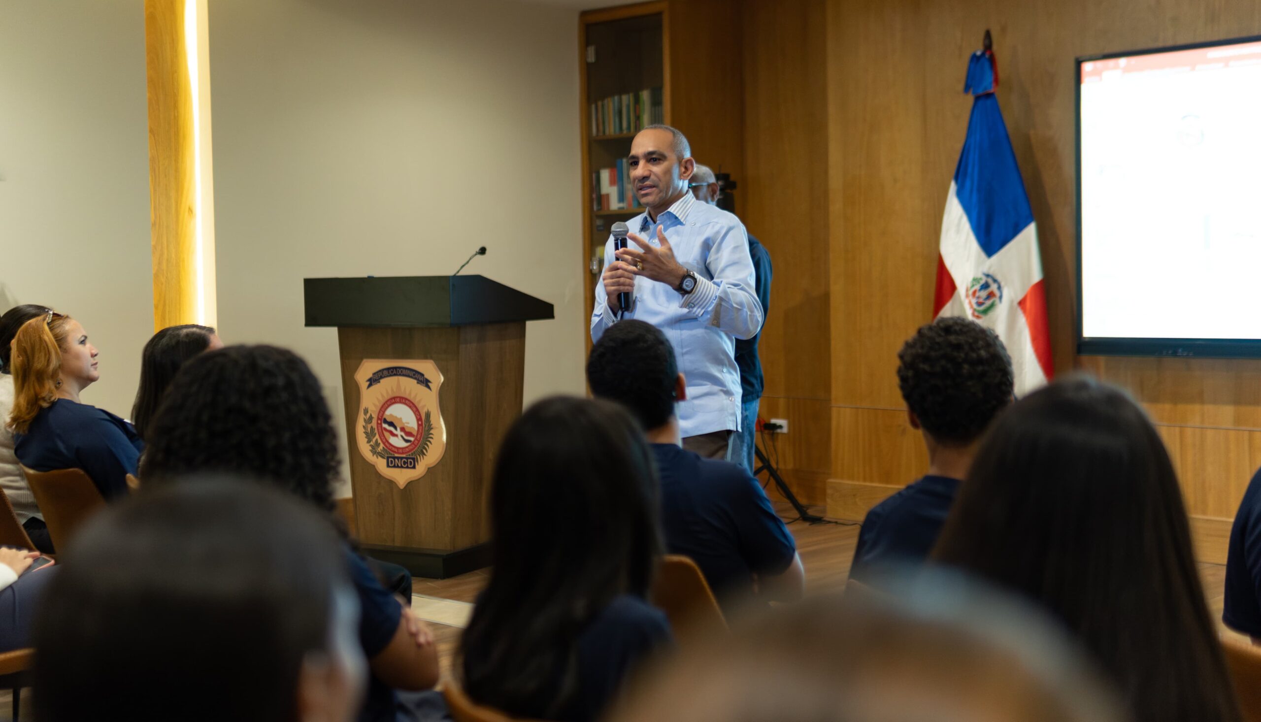 DNCD lleva ‘La Ruta de la Prevención’ a estudiantes de Santiago como parte de su labor educativa