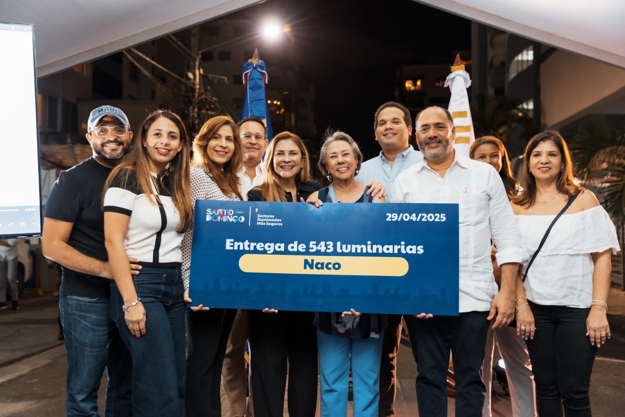 Carolina Mejía mejora seguridad de Naco con la entrega de 543 luminarias led instaladas