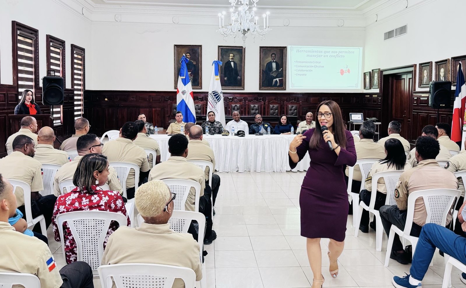 DNCD orienta personal operativo sobre protocolo de actuación y manejo de conflitos