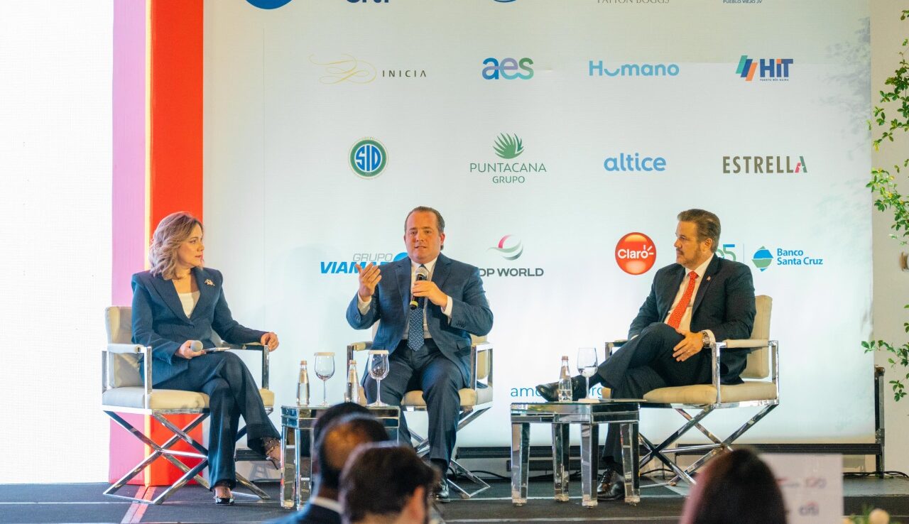 Meta RD 2036: Gobierno presenta hoja de ruta para duplicar el PIB nacional para el 2036 ante AMCHAMDR