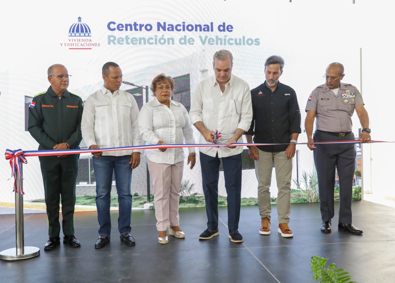 Presidente Abinader inaugura moderno Centro Nacional de Retención de Vehículos en Santo Domingo Oeste