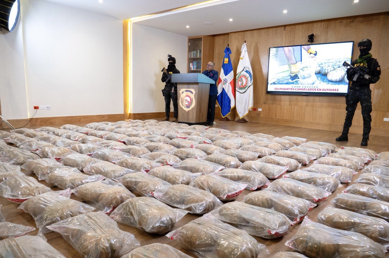 Cuarto golpe consecutivo al narcotráfico: ocupan 334 paquetes presumiblemente cocaína ocultos en Auyamas plásticas