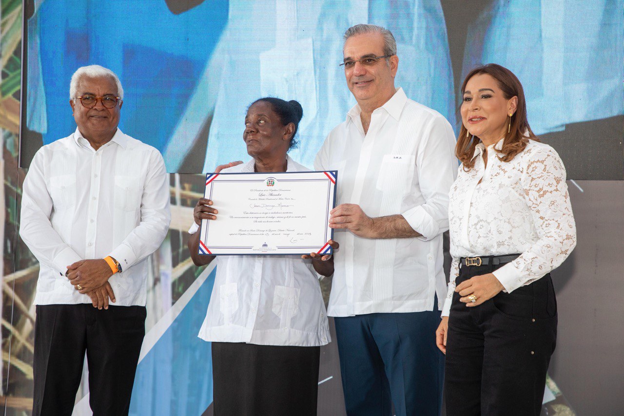 Presidente Abinader reconoce a colonos y reitera compromiso con modernización del sector cañero