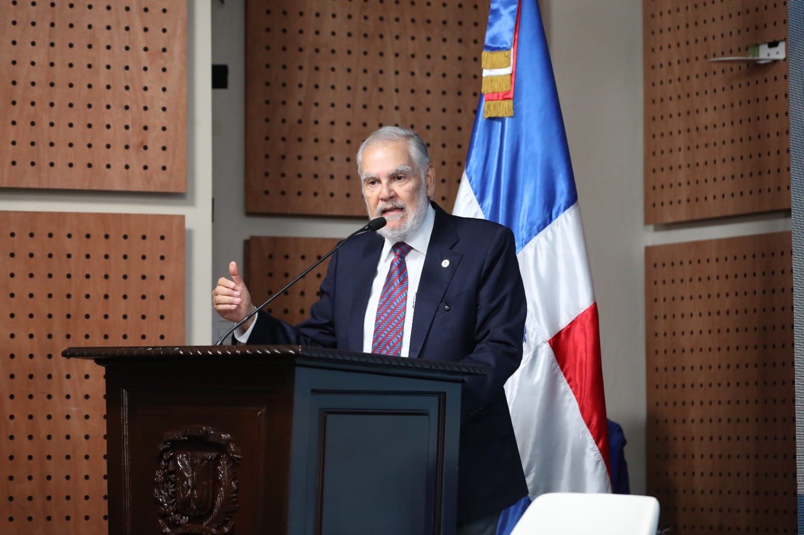 Miguel Ceara Hatton propone reforma de la Seguridad Social para fortalecer atención en salud y regulación 