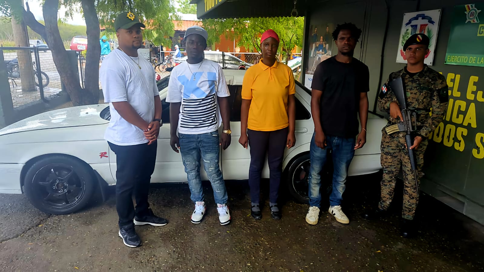 Envían a la justicia a dos dominicanos y un haitiano por tráfico de inmigrantes indocumentados en San Juan de la Maguana