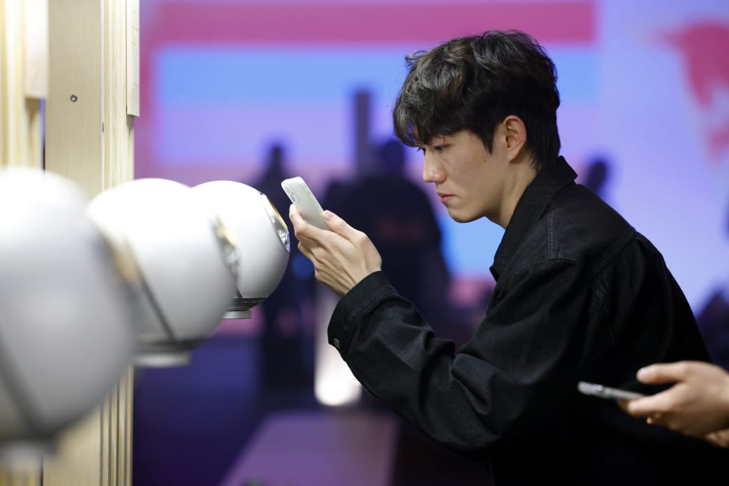 World presentó nuevas soluciones para distinguir a los humanos de la inteligencia artificial
