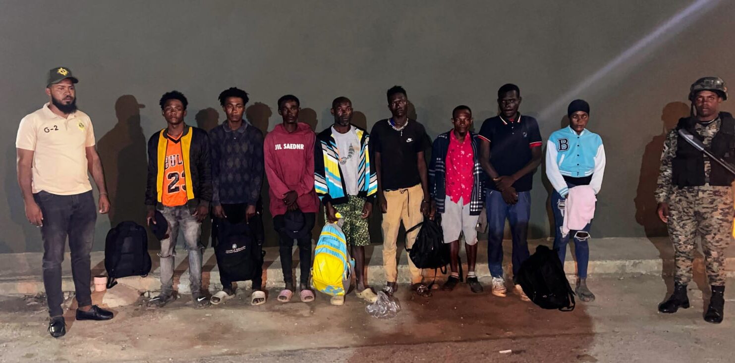 Ejército apresa haitiano guiaba grupo de indocumentados en zona rural de Valverde
