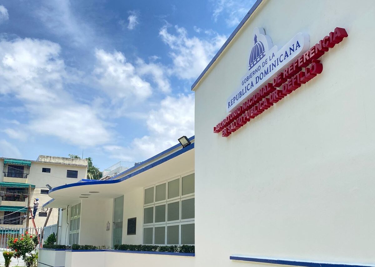 Laboratorio Nacional Doctor Defilló logra acreditación internacional bajo la norma ISO 15189