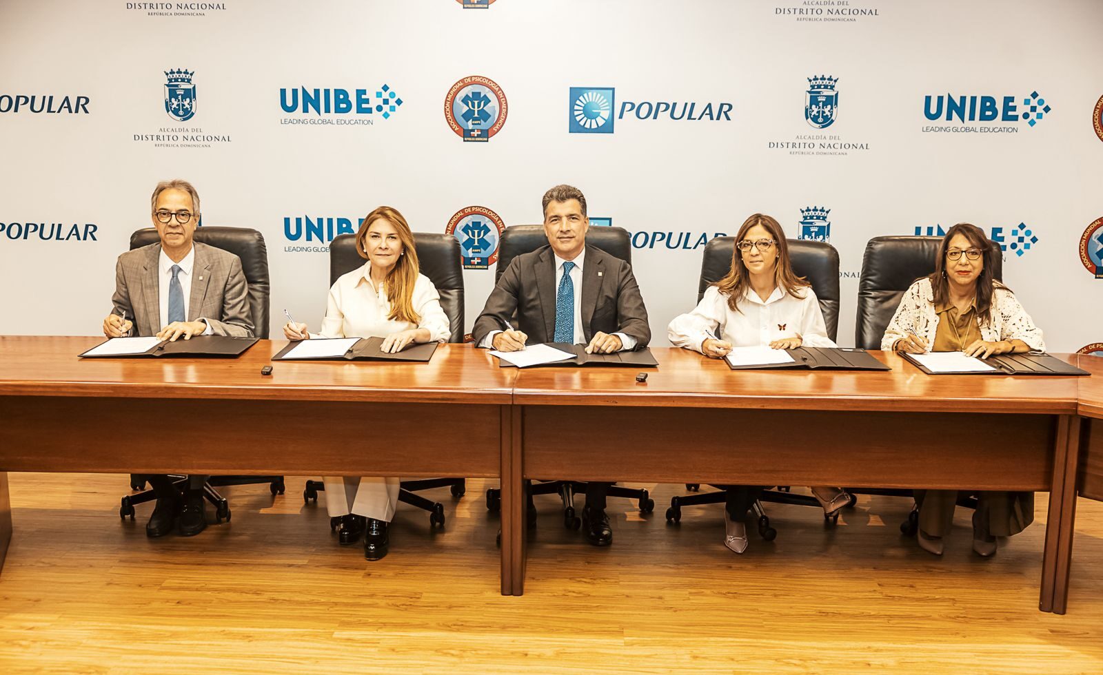 Popular, ADN, UNIBE y AMPE apoyan a menores huérfanos tras tragedia