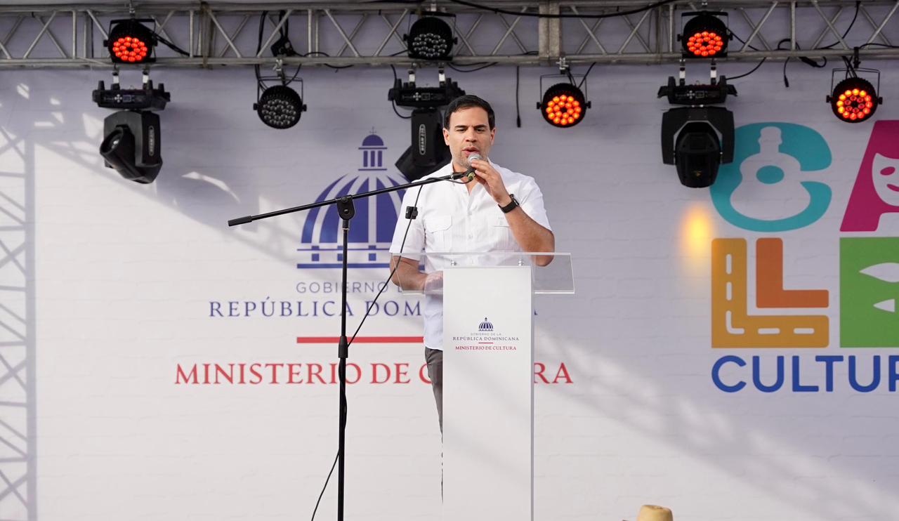 Roberto Ángel lanza en San Francisco de Macorís el nuevo programa Calle Cultura