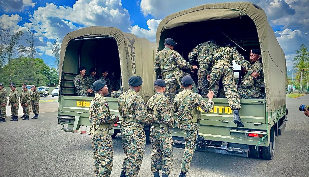 Ejército Dominicano despliega otros 800 soldados en la frontera para reforzar la seguridad nacional