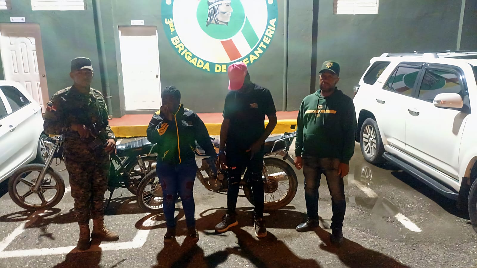 Retienen motocicletas en las que eran transportados haitianos indocumentados en San Juan de la Maguana y Montecristi