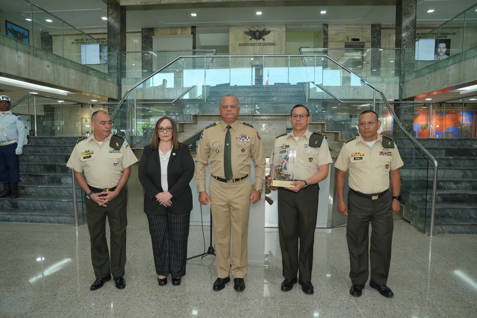 Delegación del Curso Superior de Guerra de Guatemala realiza visita oficial al Ministerio de Defensa dominicano