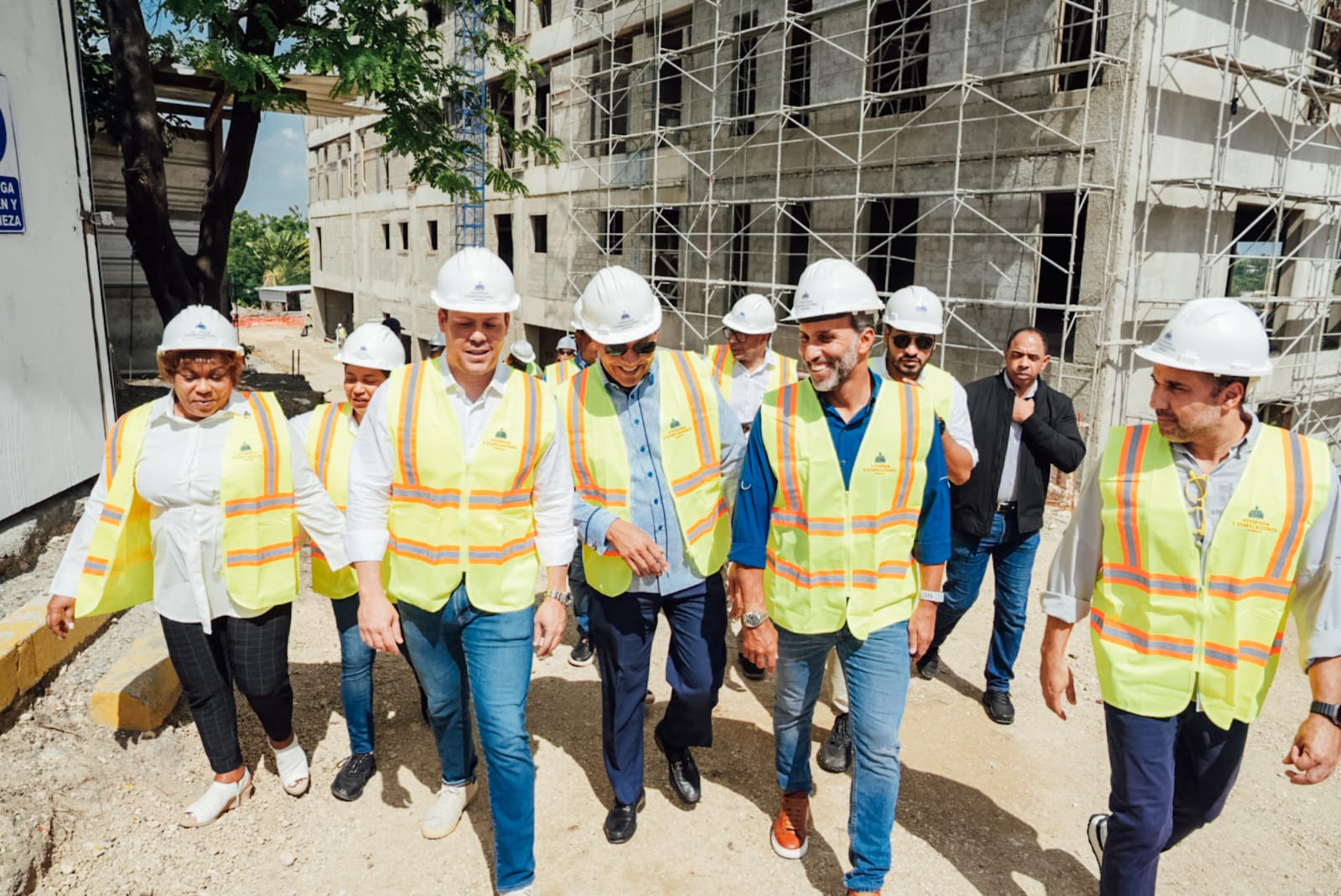Ministro Bonilla supervisa construcción de Ciudad Judicial en Santo Domingo Oeste