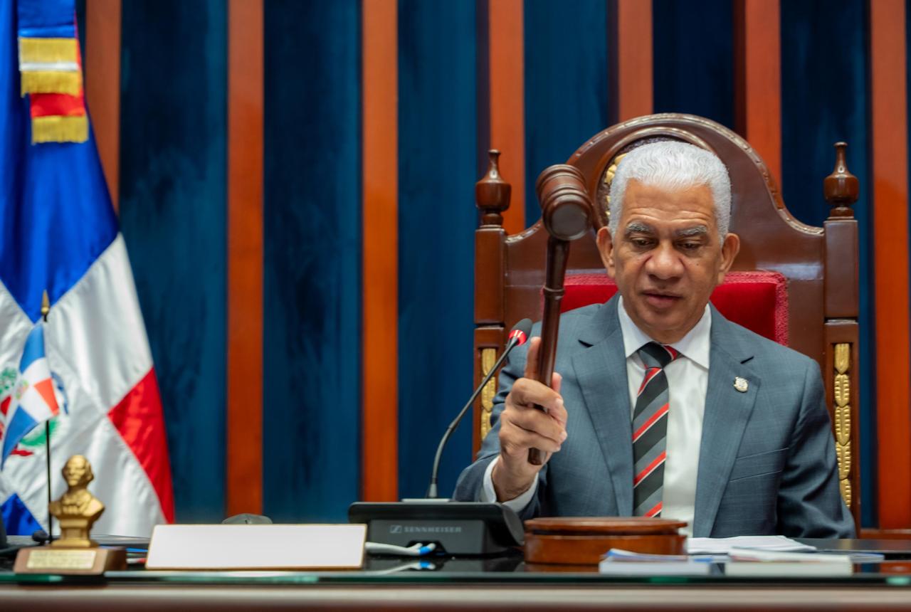 Senado aprueba y declara de urgencia ley que dispone fusión de los ministerios de Hacienda y de Economía, Planificación y Desarrollo