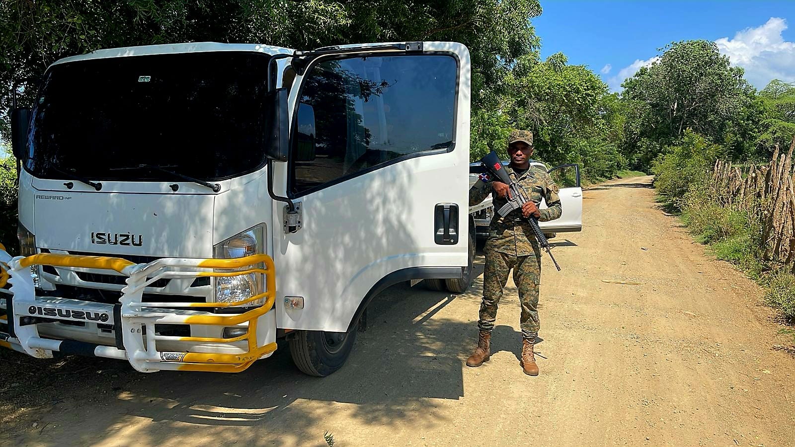 Ejército recupera en Dajabón camión reportado como robado en Santo Domingo