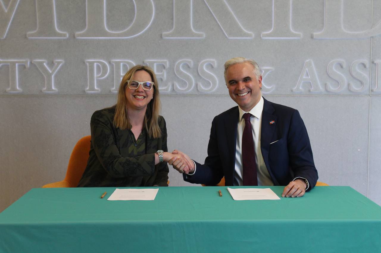 MINERD y la Universidad de Cambridge acuerdan impulsar la enseñanza del inglés en República Dominicana