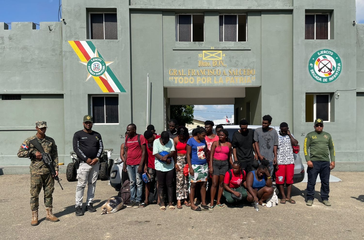 Detienen 17 inmigrantes indocumentados en una jeepeta en Dajabón