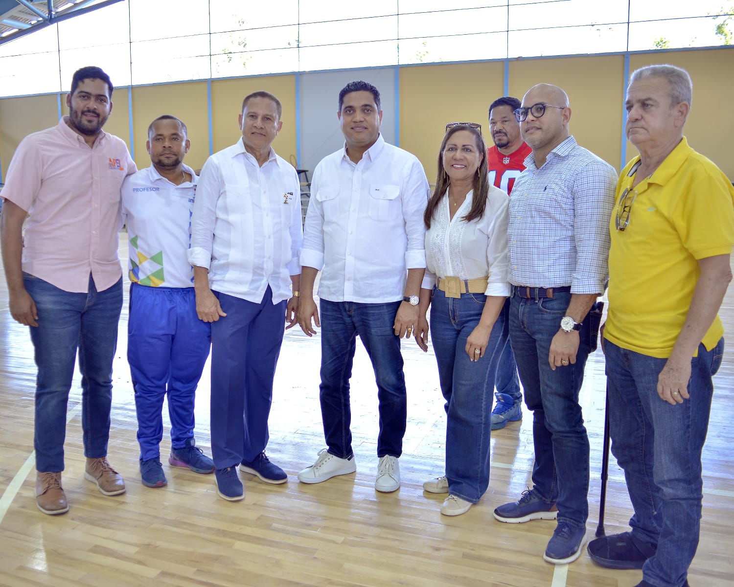 Ministro Kelvin Cruz supervisa trabajos en multiuso Garibaldi Almonte en Cotui