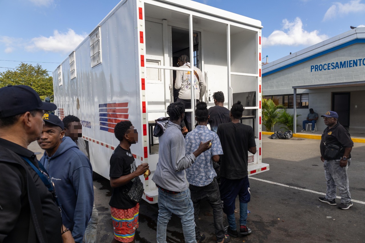 La DGM deporta 34,190 haitianos ilegales en mayo; cifras marcan trayectoria en crecimiento sostenido