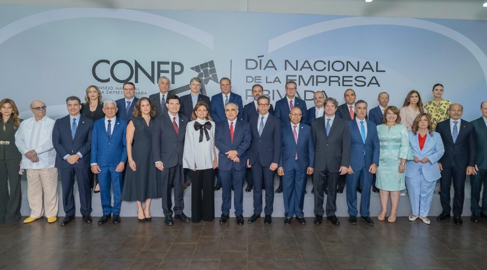 Raquel Peña celebra junto al CONEP 62 años de aporte al desarrollo nacional