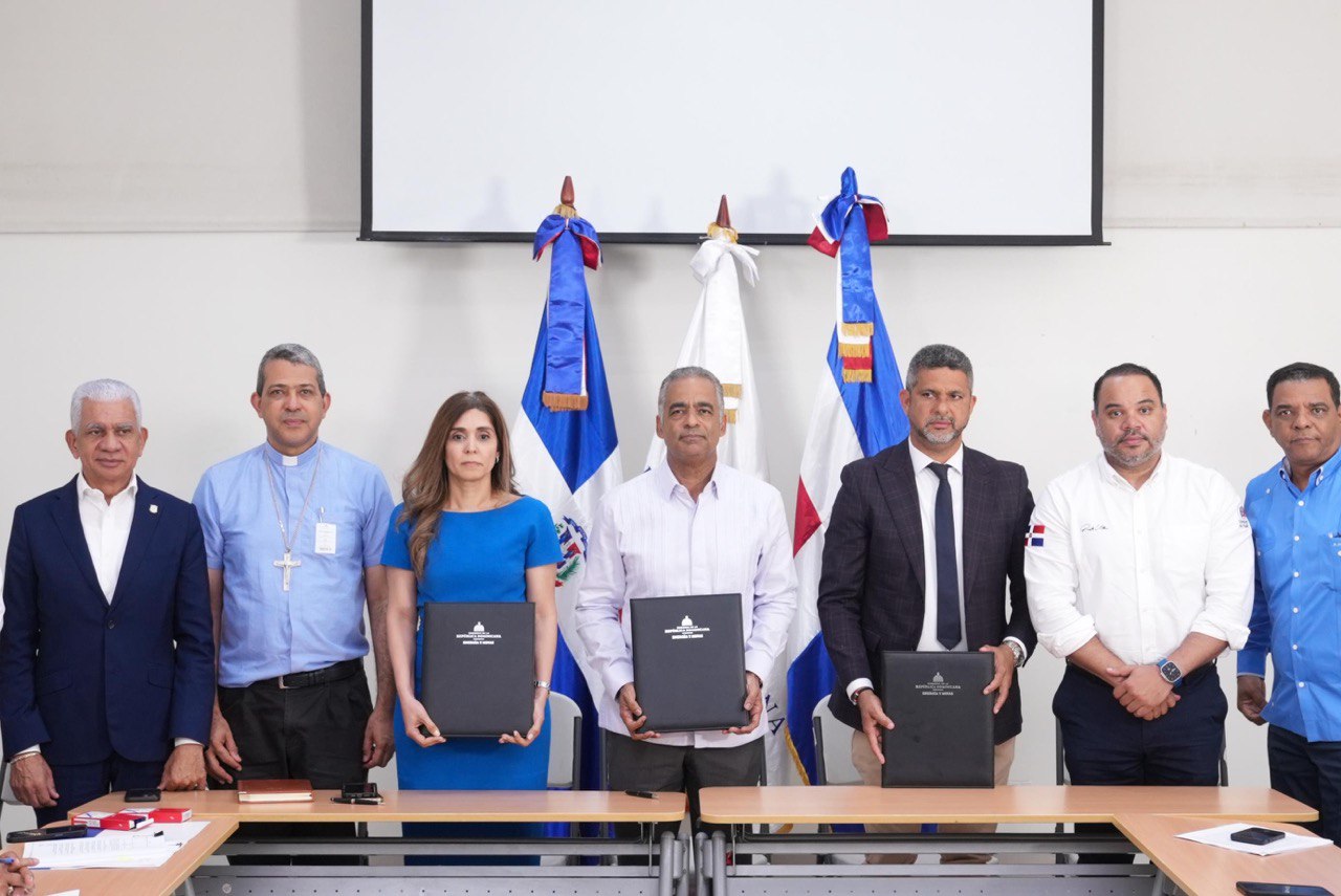 Gobierno, comunitarios y Barrick Pueblo Viejo llegan a acuerdo reasentamiento construcción presa de colas