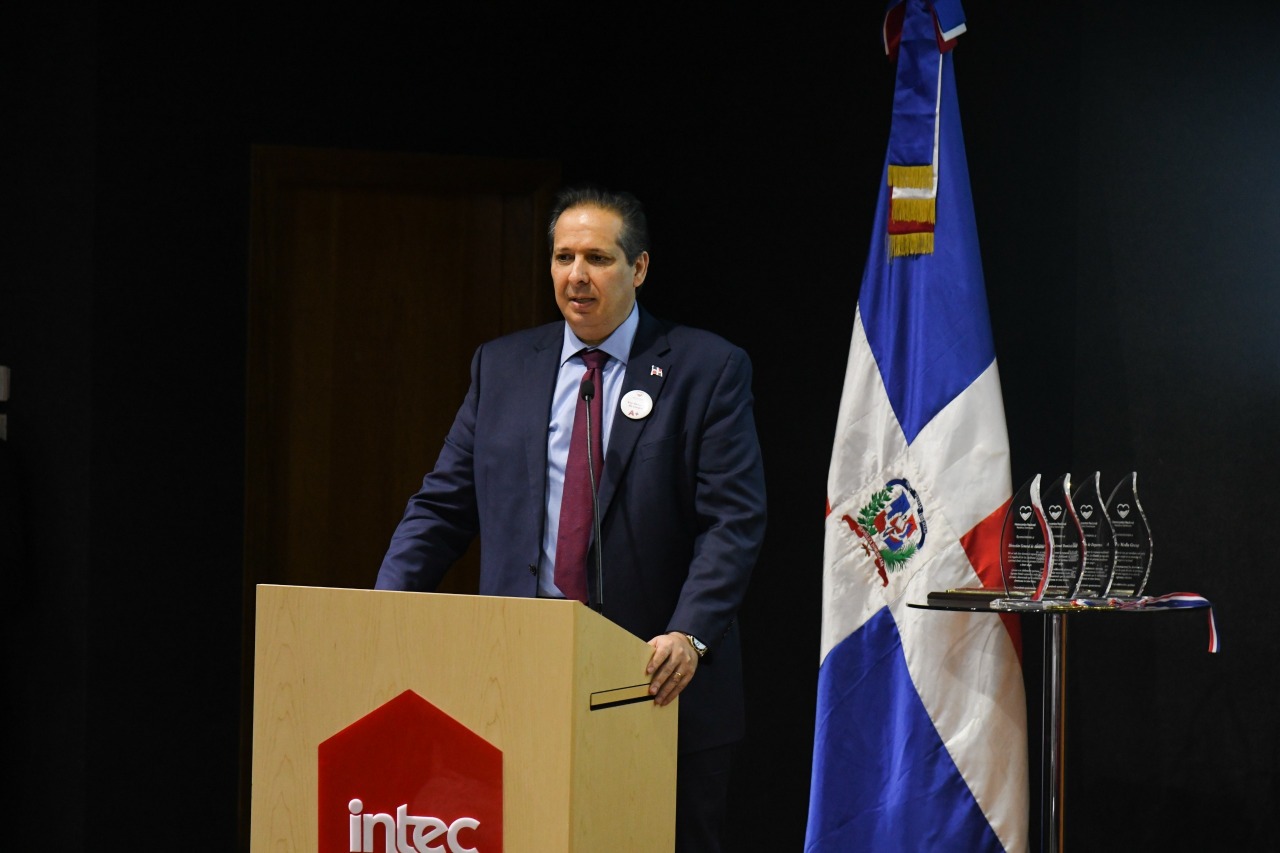 Víctor Atallah: «Vamos a hacer todo lo posible para que la sangre sea incluida en la seguridad social”