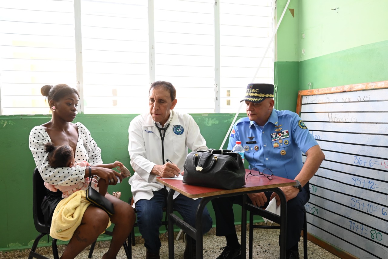 CESAC lleva salud y bienestar a La Gina con apoyo de la Fundación Cruz Jiminián