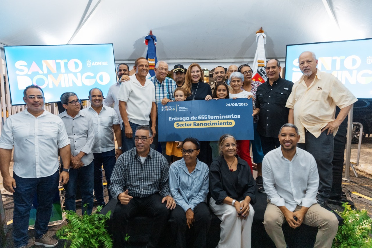 Carolina entrega 655 luminarias LED en sector Renacimiento con programa Sectores Iluminados Más Seguros