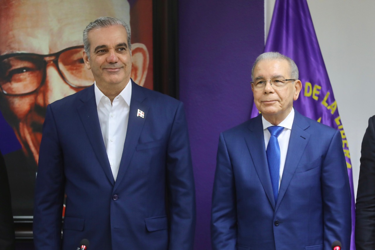 Presidente Abinader se reúne con el expresidente Danilo Medina para fortalecer posición unificada ante crisis haitiana