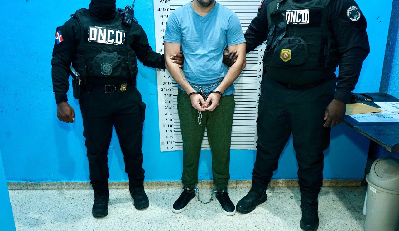 Extraditan dos dominicanos acusados de tráfico de fentanilo y fraude electrónico