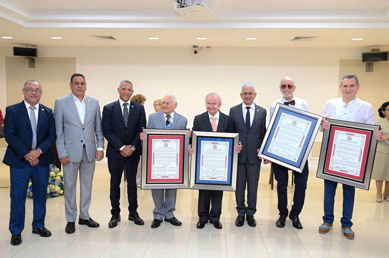 Senado de la República reconoce varias personalidades del Arte y la Cultura Dominicana