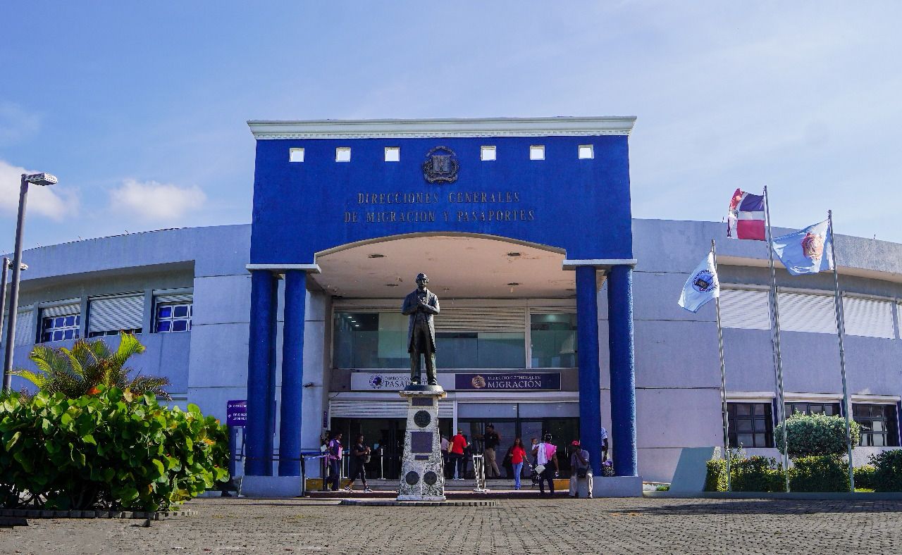 DGM impulsa histórica modernización en los servicios migratorios