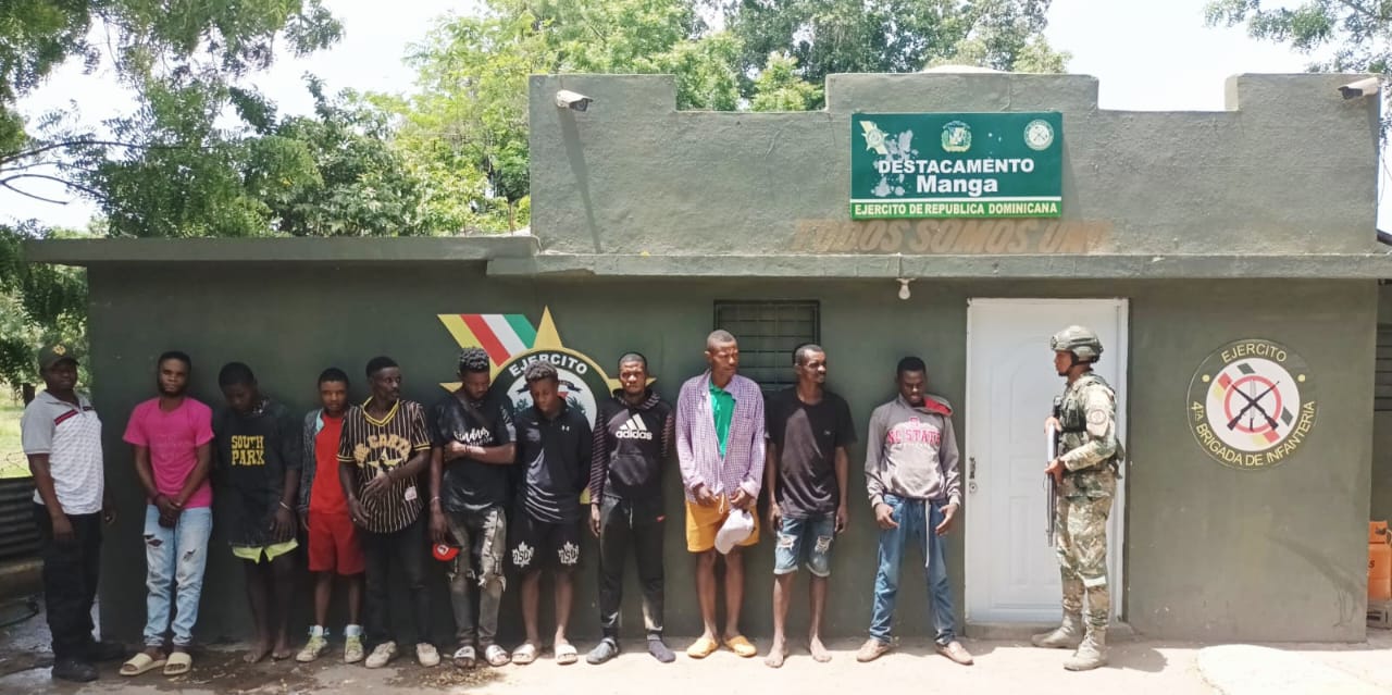 Detienen otro grupo de indocumentados en motocicletas en Montecristi y Dajabón