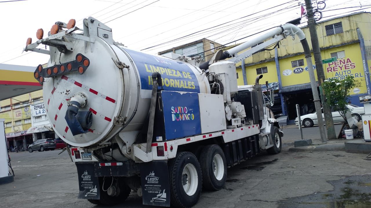 Alcaldía del Distrito Nacional amplía limpieza preventiva para mitigar efectos de las lluvias