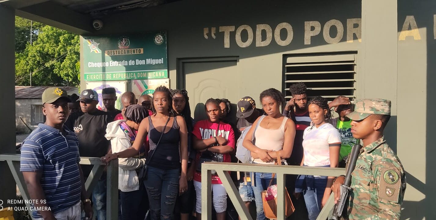 En zona boscosa de Dajabón interceptan otro grupo de 22 haitianos indocumentados