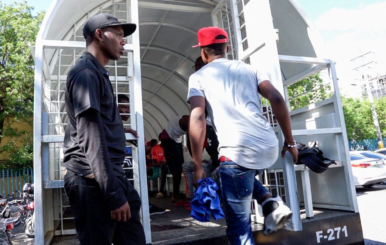 DGM mantiene interdicciones con respeto a derechos humanos y detiene a 1,772 nacionales haitianos en condición irregular
