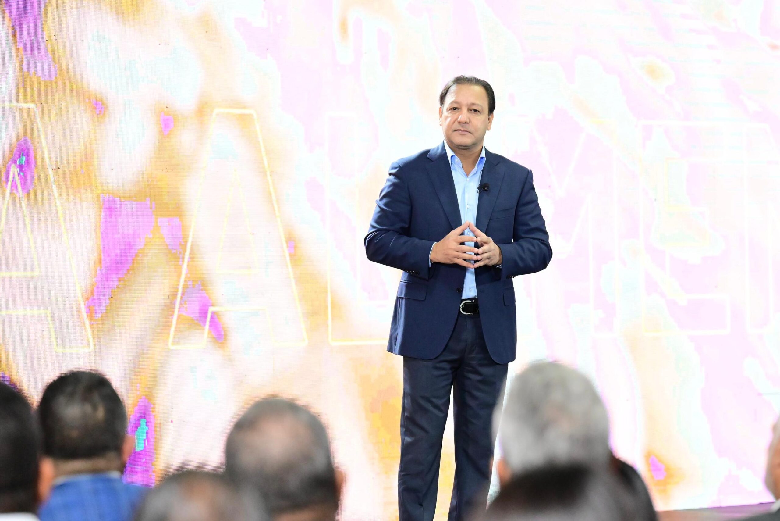 Abel Martínez advierte sobre riesgos de “regularización improvisada” de mano de obra extranjera