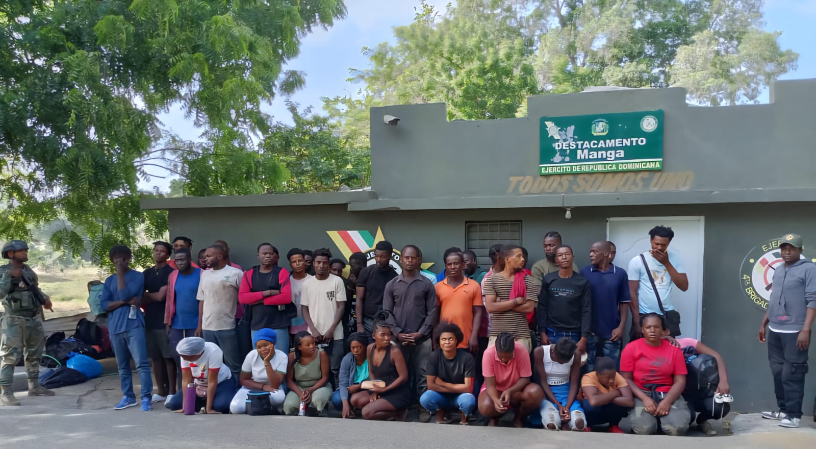 Ejército intercepta grupo de 42 migrantes haitianos que caminaba en zona rural de Montecristi evadiendo vigilancia militar