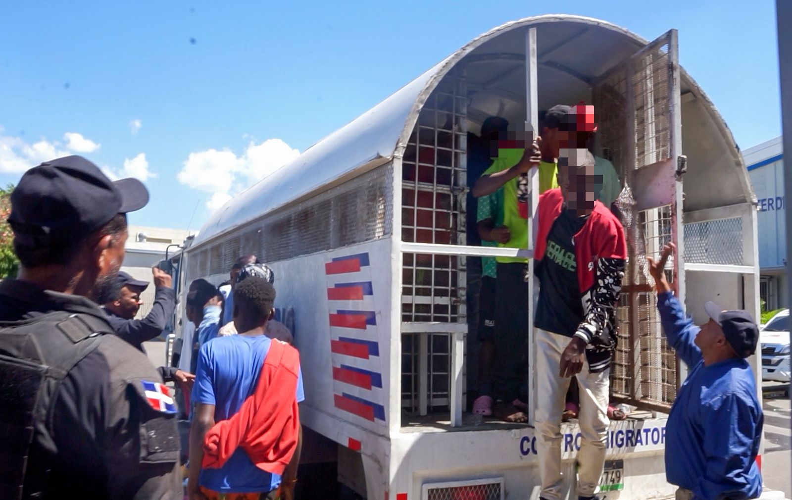 Unidades migratorias detienen 1,684 indocumentados; Deportan a otros 1,177 haitianos en condición irregular