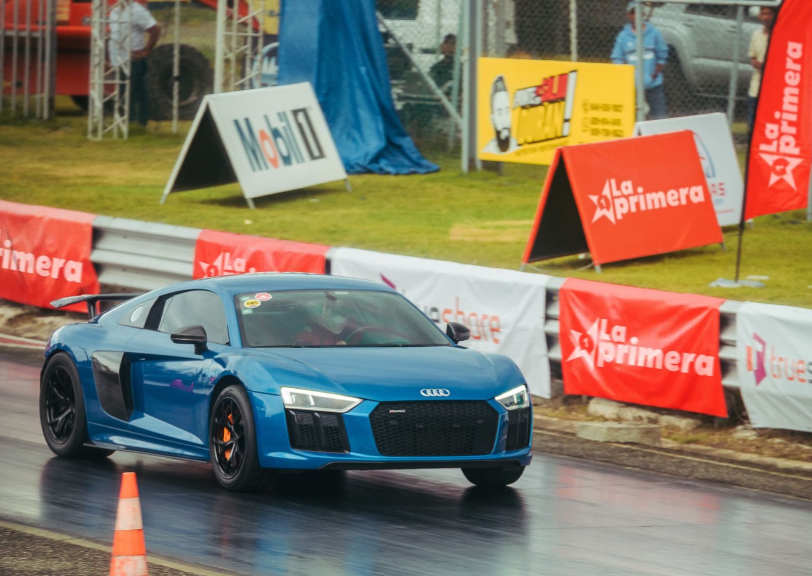 Lotería La Primera acelera su compromiso con el deporte en el emocionante evento Roll Race