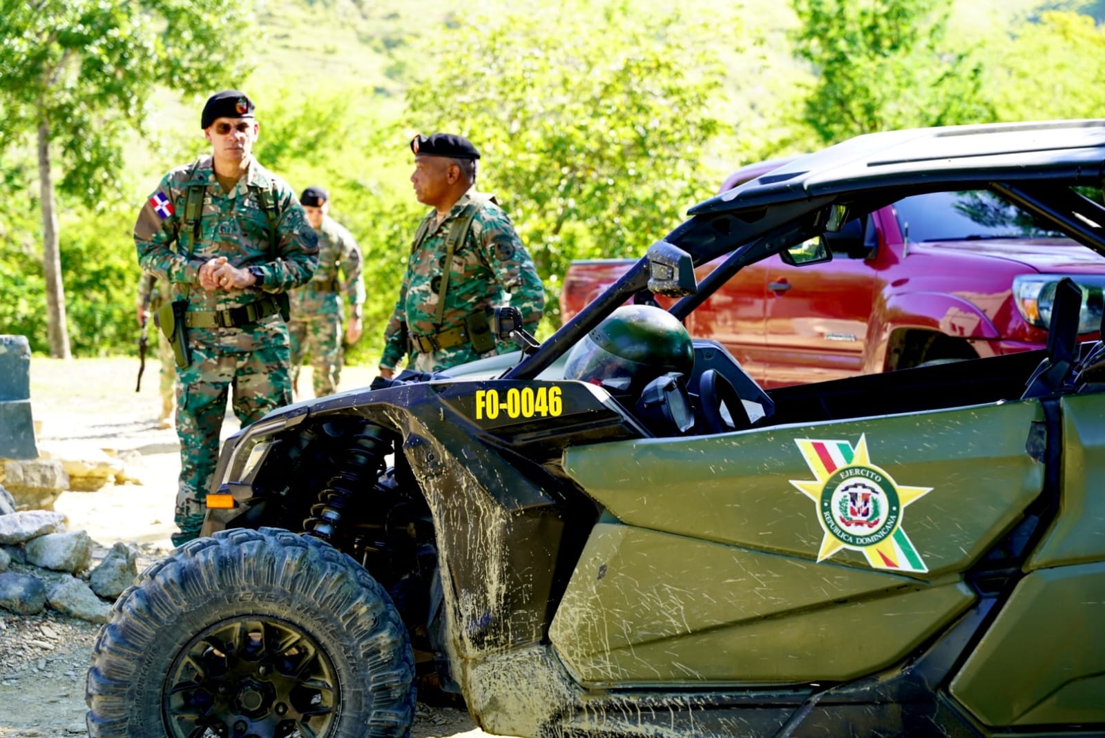 Comandante General del ERD recorre Carretera Internacional en la frontera