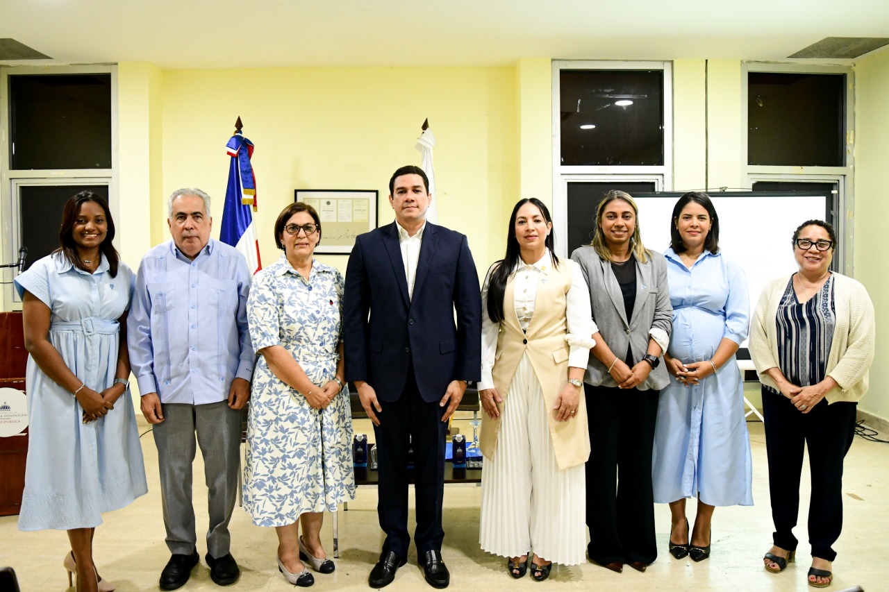 Ministerio de Salud realiza panel para sensibilizar sobre la trata de personas como problema de salud pública