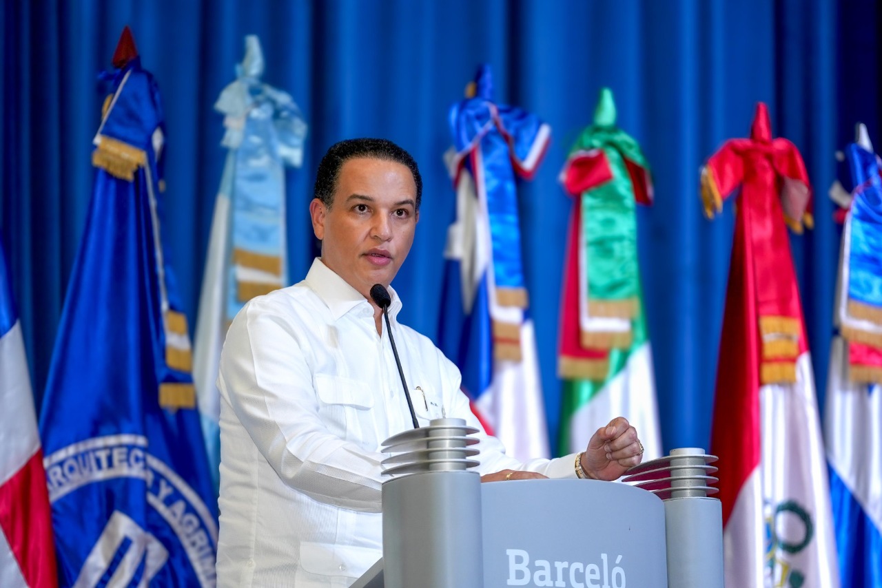 Gobierno busca llevar el servicio eléctrico al 99.5 % de hogares dominicanos para 2030