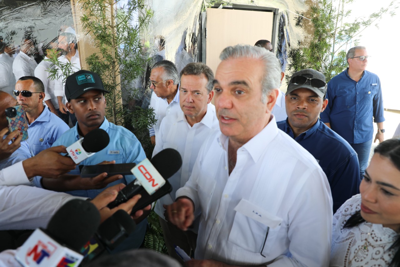 Abinader advierte: funcionarios que deseen hacer campaña deberán renunciar a sus cargos