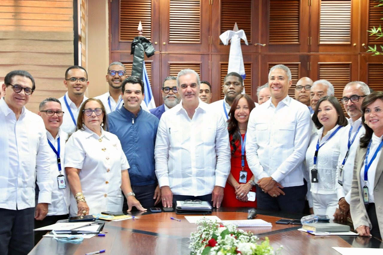 Gobierno supera los 4,000 millones pesos en inversión directa para agua y saneamiento en Santiago, afirma presidente Abinader