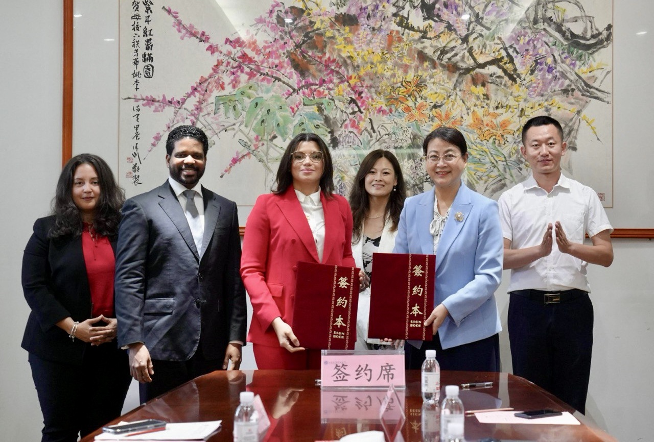 Fundación Dominico China y Colegio Vocacional de Comercio Exterior de Shandong firman acuerdo de cooperación