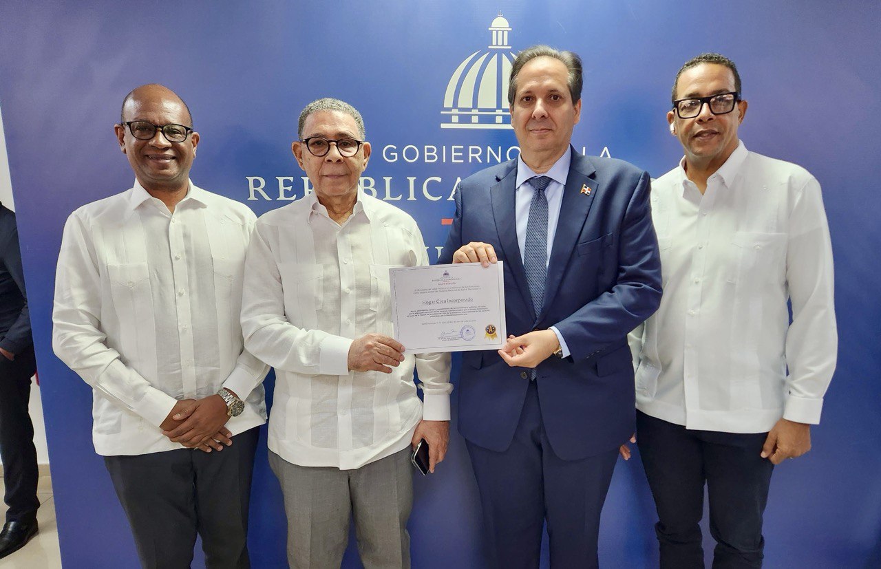 Salud Pública otorga más alto galardón a Hogar Crea Dominicano