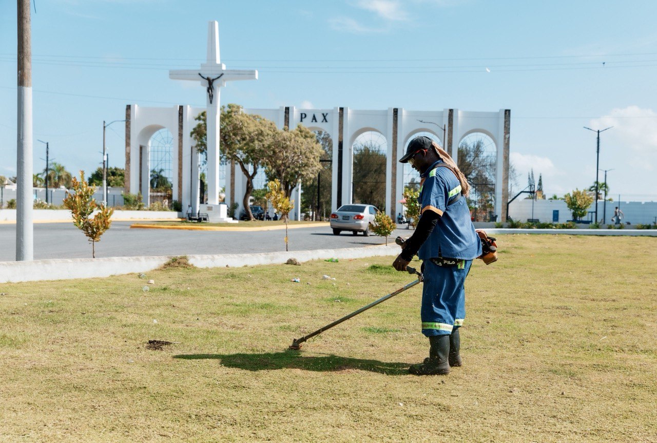 Alcaldía del DN refuerza reacondicionamiento de los principales cementerios previo al Día de los Padres