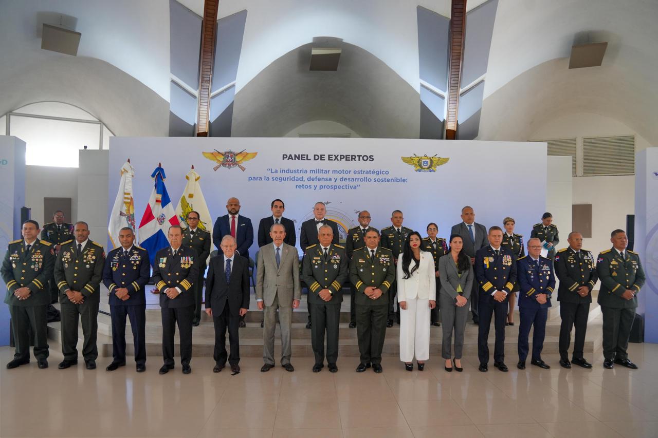 En el Ministerio de Defensa expertos analizan el rol estratégico de la industria militar